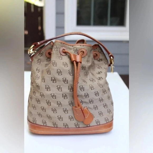 Vintage Dooney & Bourke drawstring bag - Picture 4 of 16